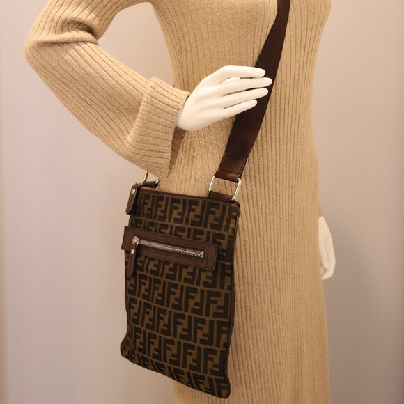 Fendi Vintage Front Zip Flat Messenger Bag Zucca Canvas Medium - Picture 13 of 16